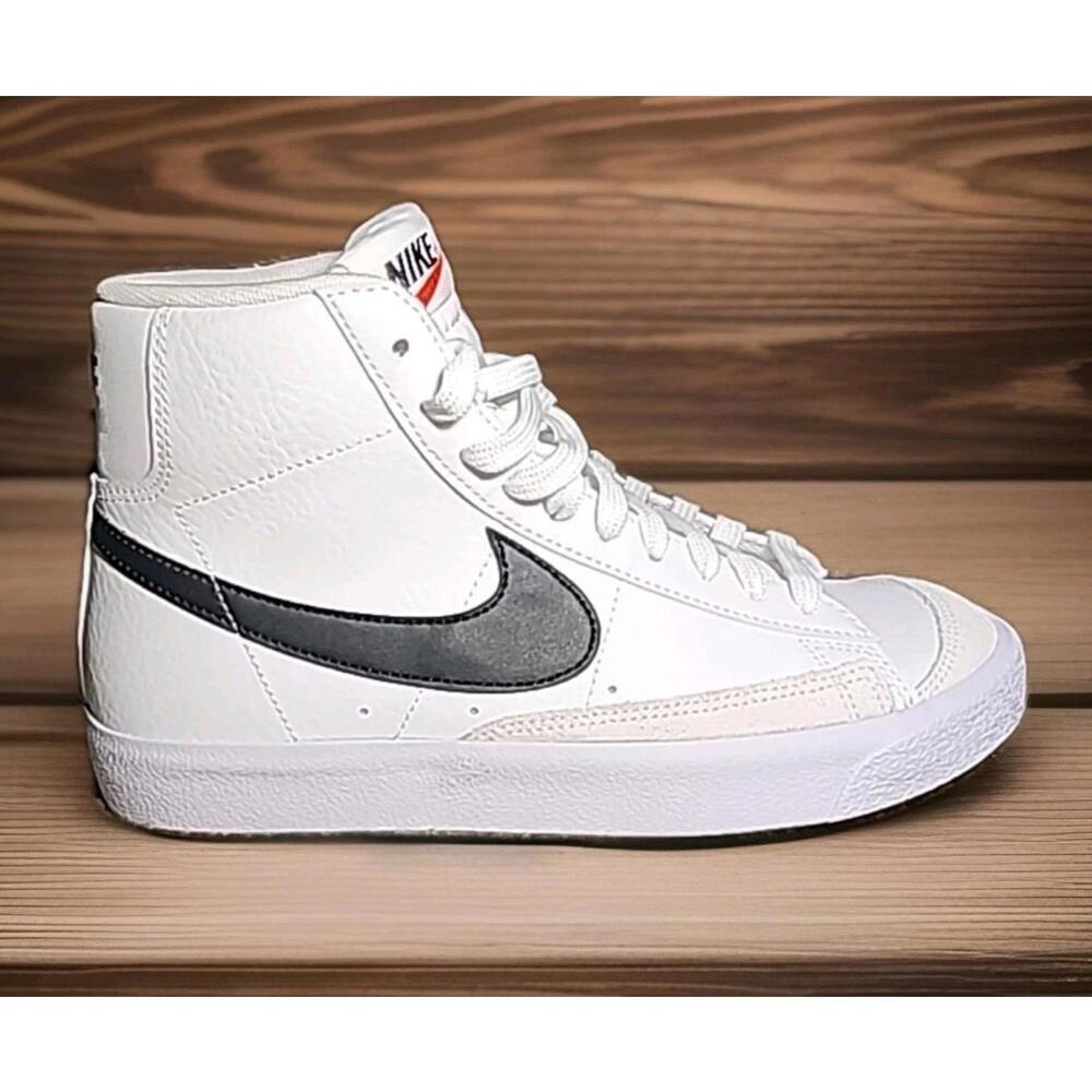 Size 6 (GS) - Nike Blazer Mid 77 White Black